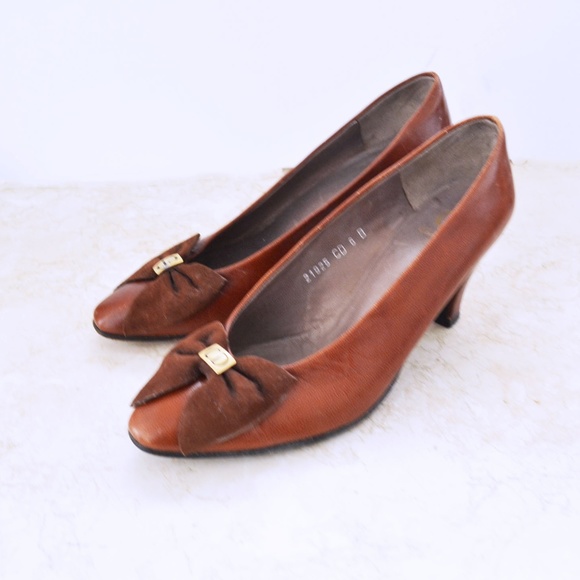 Vintage Christian Dior shoes - Picture 1 of 5